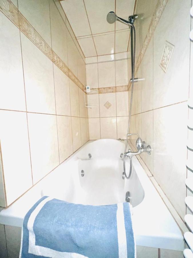 אתונה Neoclassical 2Bed In Kallimarmaro מראה חיצוני תמונה